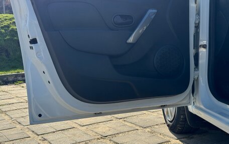 Renault Logan II, 2020 год, 800 000 рублей, 20 фотография