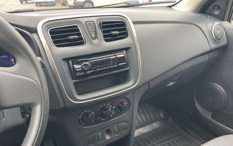 Renault Logan II, 2015 год, 750 000 рублей, 17 фотография