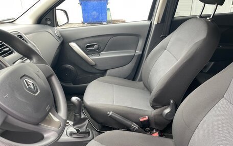 Renault Logan II, 2015 год, 750 000 рублей, 26 фотография