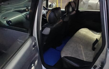 Mitsubishi Colt VI рестайлинг, 2003 год, 265 000 рублей, 11 фотография