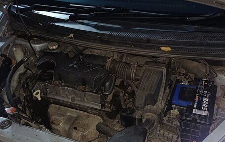 Mitsubishi Colt VI рестайлинг, 2003 год, 265 000 рублей, 12 фотография