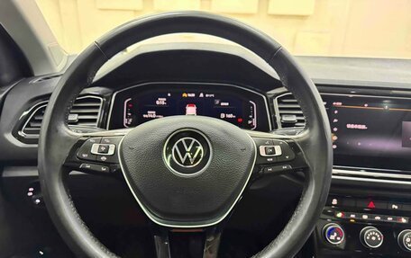 Volkswagen T-Roc I, 2022 год, 1 499 000 рублей, 10 фотография