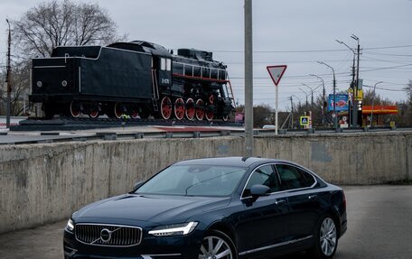 Volvo S90 II рестайлинг, 2017 год, 2 600 000 рублей, 1 фотография