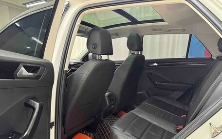 Volkswagen T-Roc I, 2022 год, 1 950 000 рублей, 6 фотография