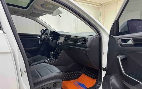 Volkswagen T-Roc I, 2022 год, 1 950 000 рублей, 7 фотография