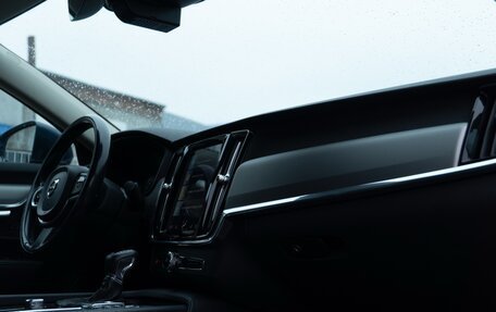 Volvo S90 II рестайлинг, 2017 год, 2 600 000 рублей, 16 фотография