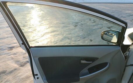 Toyota Prius, 2010 год, 770 000 рублей, 10 фотография