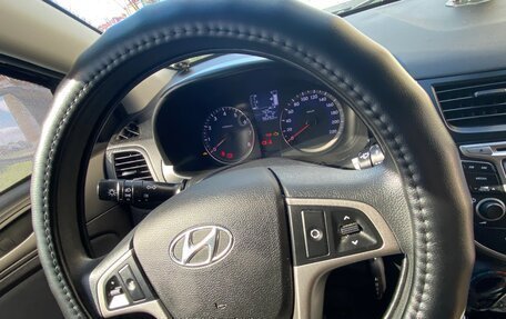 Hyundai Solaris II рестайлинг, 2015 год, 1 100 000 рублей, 1 фотография