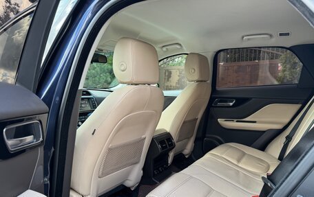 Jaguar F-Pace, 2017 год, 2 230 000 рублей, 12 фотография