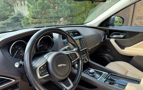 Jaguar F-Pace, 2017 год, 2 230 000 рублей, 16 фотография