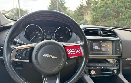 Jaguar F-Pace, 2017 год, 2 230 000 рублей, 10 фотография