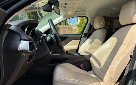 Jaguar F-Pace, 2017 год, 2 230 000 рублей, 21 фотография