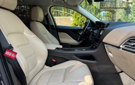 Jaguar F-Pace, 2017 год, 2 230 000 рублей, 33 фотография