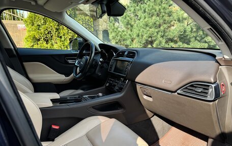 Jaguar F-Pace, 2017 год, 2 230 000 рублей, 36 фотография