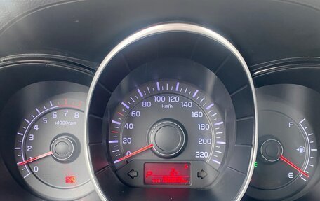 KIA Rio III рестайлинг, 2012 год, 1 100 000 рублей, 36 фотография