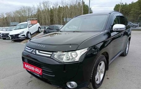 Mitsubishi Outlander III рестайлинг 3, 2012 год, 1 575 000 рублей, 3 фотография