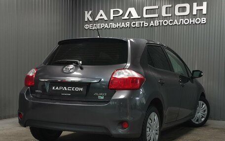 Toyota Auris II, 2010 год, 650 000 рублей, 2 фотография
