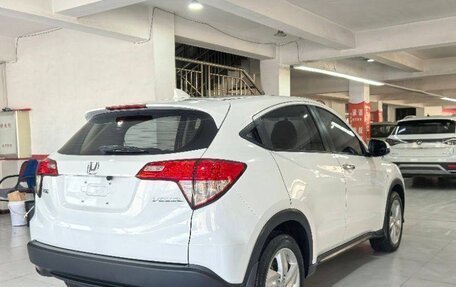 Honda Vezel, 2022 год, 1 720 000 рублей, 4 фотография