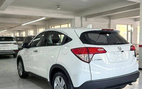 Honda Vezel, 2022 год, 1 720 000 рублей, 3 фотография