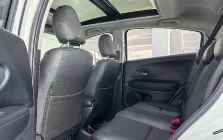 Honda Vezel, 2022 год, 1 720 000 рублей, 8 фотография