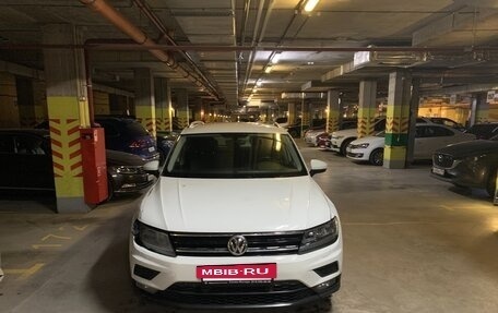 Volkswagen Tiguan II, 2018 год, 1 630 000 рублей, 2 фотография