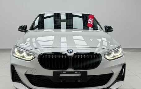 BMW 1 серия, 2022 год, 1 630 000 рублей, 3 фотография