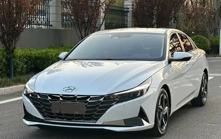 Hyundai Elantra, 2023 год, 1 420 000 рублей, 3 фотография