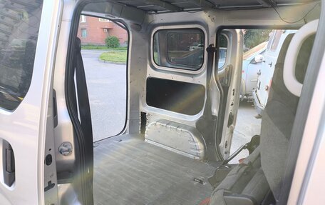 Nissan NV200, 2010 год, 980 000 рублей, 7 фотография