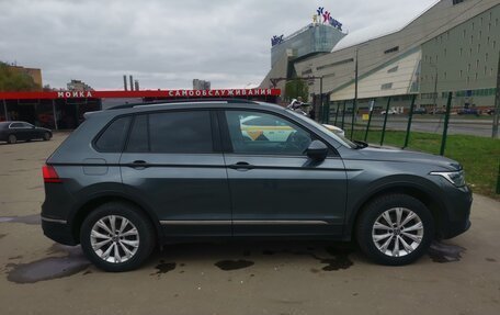 Volkswagen Tiguan II, 2021 год, 2 600 000 рублей, 10 фотография
