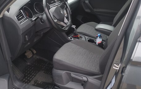 Volkswagen Tiguan II, 2021 год, 2 600 000 рублей, 6 фотография