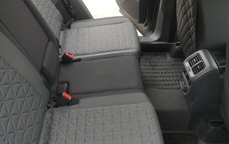 Volkswagen Tiguan II, 2021 год, 2 600 000 рублей, 13 фотография