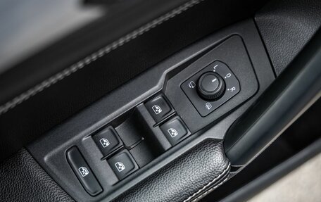 Volkswagen Tiguan II, 2021 год, 2 698 000 рублей, 13 фотография