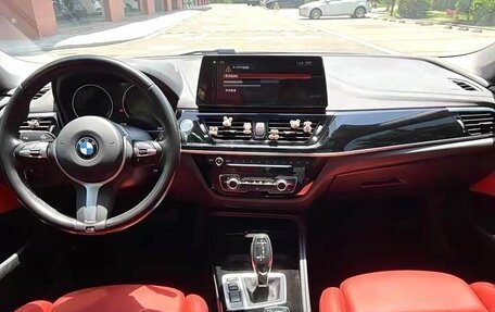 BMW 1 серия, 2022 год, 1 800 000 рублей, 6 фотография