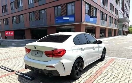 BMW 1 серия, 2022 год, 1 800 000 рублей, 5 фотография