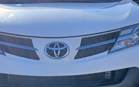 Toyota RAV4, 2015 год, 1 900 000 рублей, 6 фотография