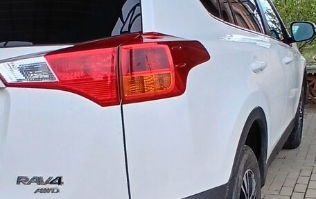 Toyota RAV4, 2015 год, 1 900 000 рублей, 5 фотография