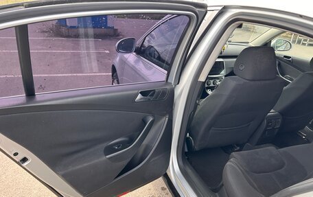 Volkswagen Passat B6, 2007 год, 630 000 рублей, 11 фотография