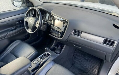 Mitsubishi Outlander III рестайлинг 3, 2012 год, 1 499 000 рублей, 9 фотография