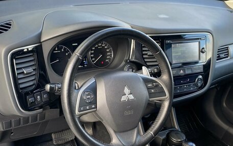 Mitsubishi Outlander III рестайлинг 3, 2012 год, 1 499 000 рублей, 11 фотография