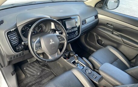 Mitsubishi Outlander III рестайлинг 3, 2012 год, 1 499 000 рублей, 7 фотография