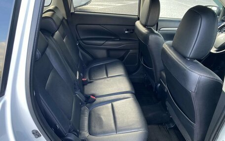 Mitsubishi Outlander III рестайлинг 3, 2012 год, 1 499 000 рублей, 10 фотография