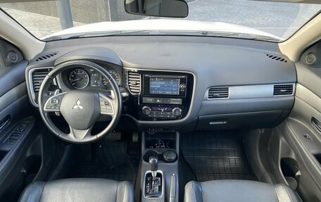 Mitsubishi Outlander III рестайлинг 3, 2012 год, 1 499 000 рублей, 8 фотография