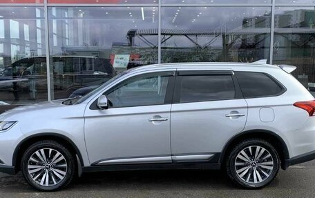 Mitsubishi Outlander III рестайлинг 3, 2018 год, 2 455 000 рублей, 12 фотография