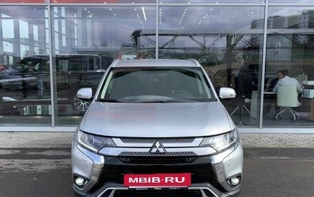 Mitsubishi Outlander III рестайлинг 3, 2018 год, 2 455 000 рублей, 5 фотография