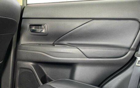 Mitsubishi Outlander III рестайлинг 3, 2018 год, 2 455 000 рублей, 18 фотография