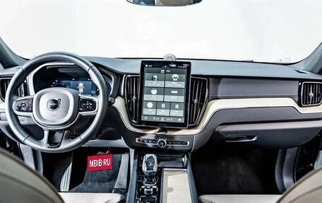 Volvo XC60 II, 2025 год, 4 650 000 рублей, 5 фотография