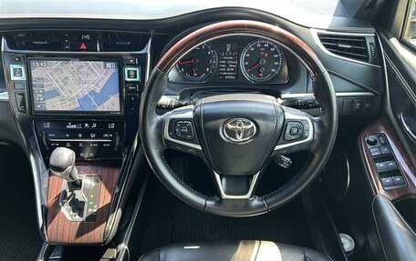 Toyota Harrier, 2015 год, 1 750 000 рублей, 7 фотография