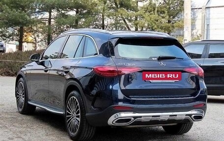 Mercedes-Benz GLC, 2024 год, 6 320 000 рублей, 3 фотография