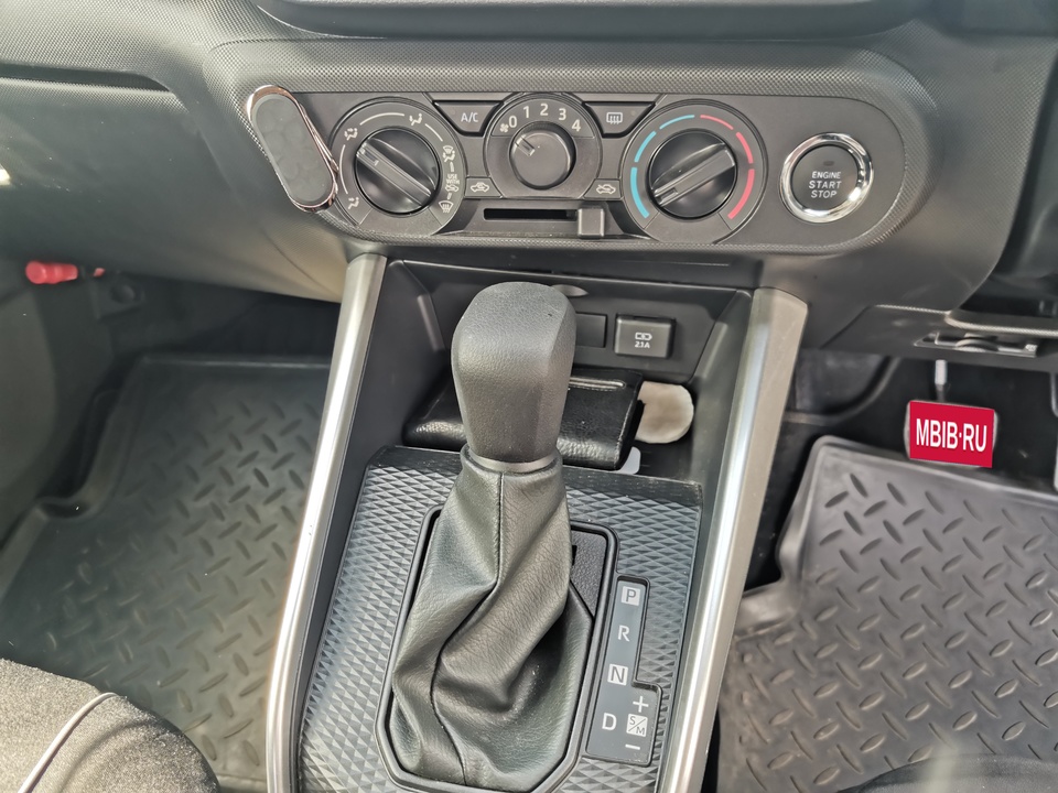 Toyota Raize I, 2023 год, 2 150 000 рублей, 15 фотография