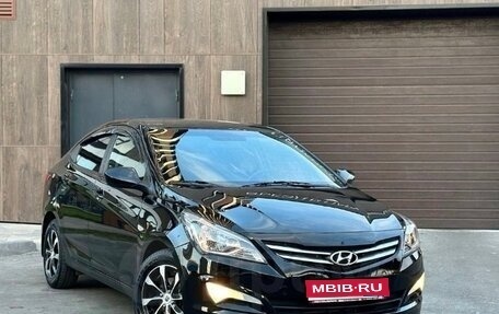 Hyundai Solaris II рестайлинг, 2015 год, 1 350 000 рублей, 1 фотография
